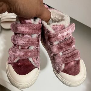 Cat and Jack Suede toddler shoes